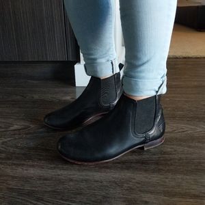 Frye Black Jillian Leather Ankle Chelsea Boots